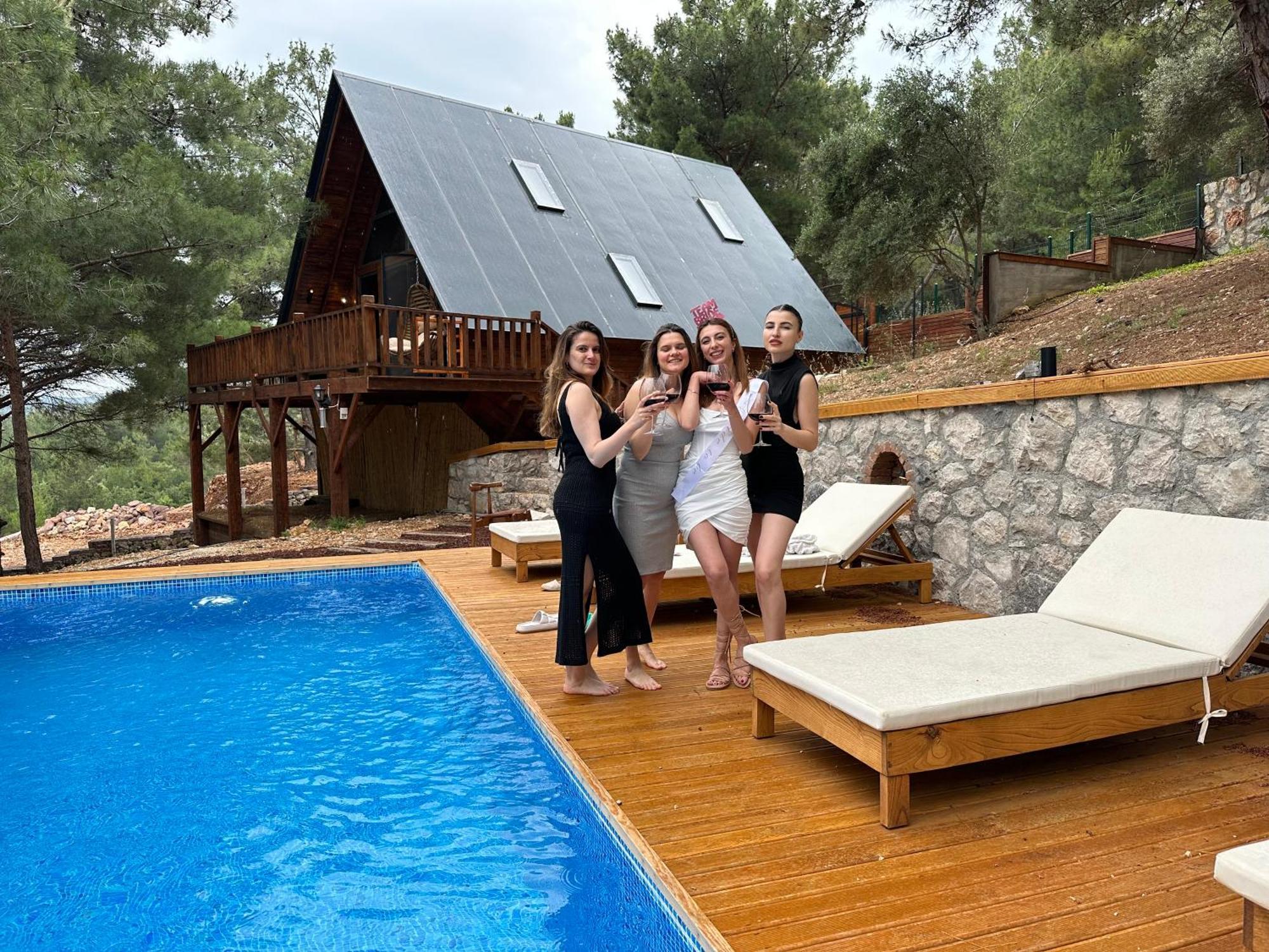 Panurlawoodenhouse Ozel Havuz& Sauna Mavi Kültér fotó